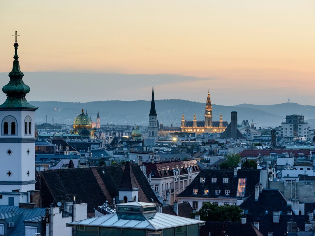Norton Peak World Time - Vienna